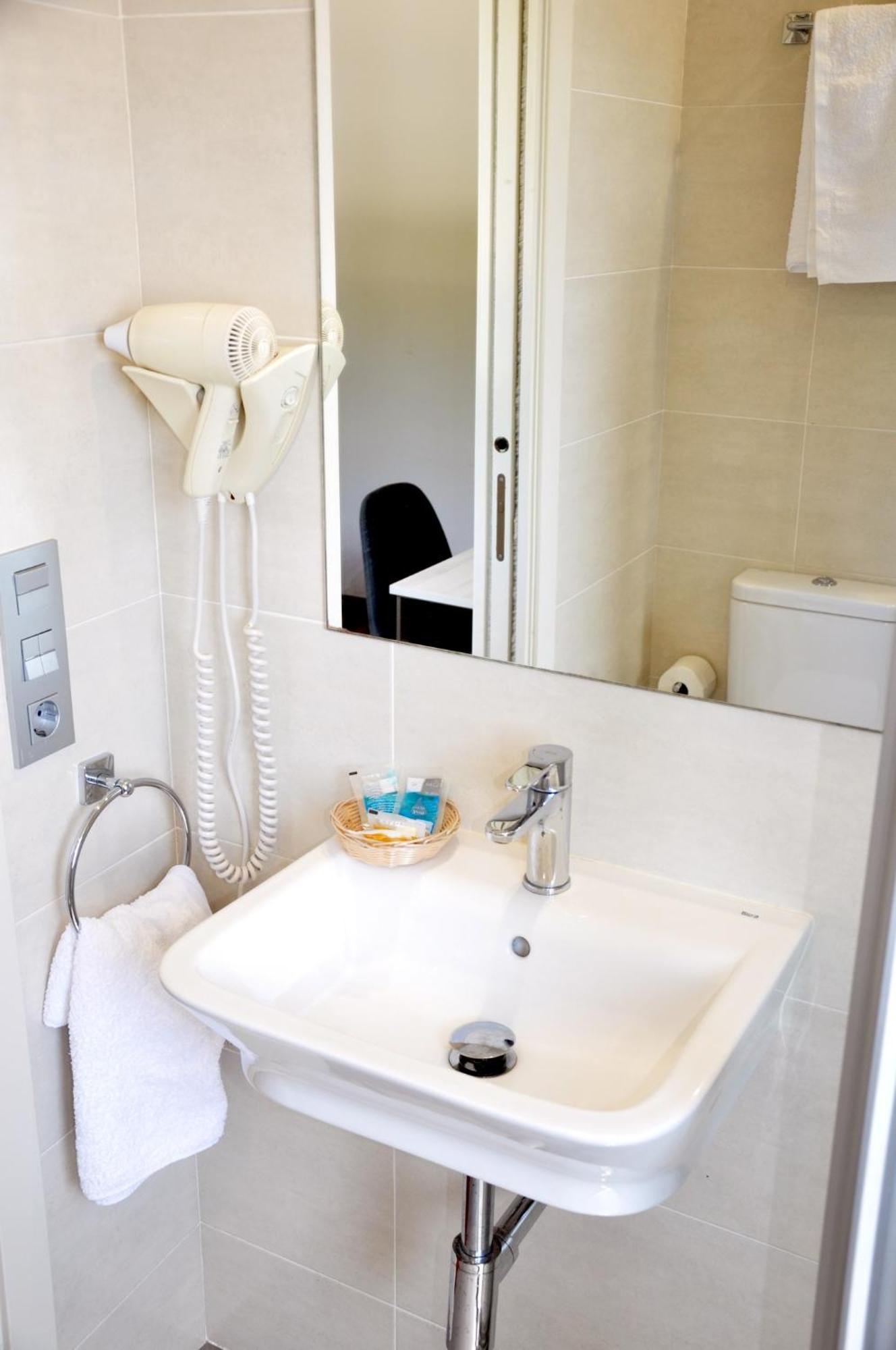 Hostal Paz Gondomar Luaran gambar
